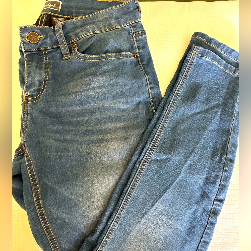 Soundgirl stretchy skinny jeans. Size 7